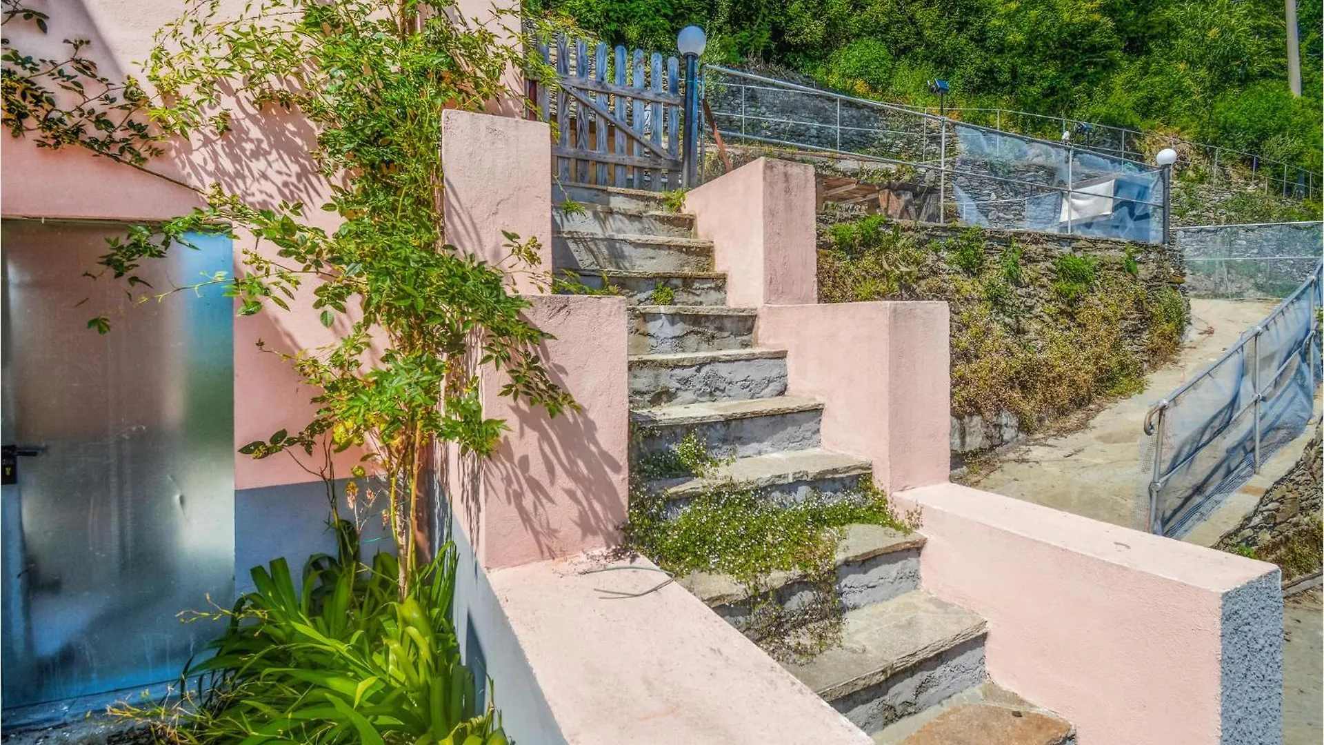 2 Bedroom Lovely Home In Tribogna Ferrada di Moconesi 0*,  Italy
